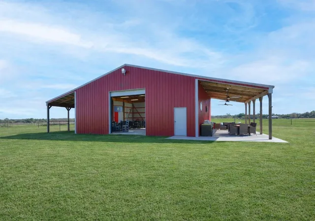 35th image of 1055 Cr 214, Weimar, TX 78962 | MLS# 75944549