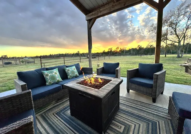 3rd image of 1055 Cr 214, Weimar, TX 78962 | MLS# 75944549