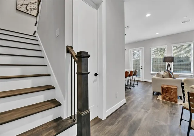 2nd image of 5721 White Magnolia St, Houston, TX 77091 | MLS# 41767199