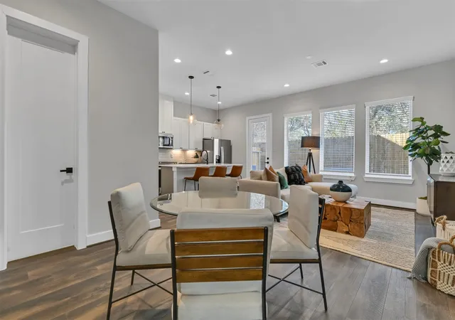 4th image of 5721 White Magnolia St, Houston, TX 77091 | MLS# 41767199