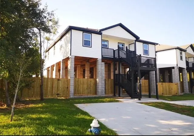 1st image of 622 Maple Wy, Houston, TX 77015 | MLS# 90607162