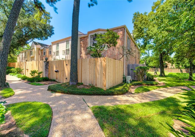 Photo 1 of Condo for sale at 939 Wax Myrtle Ln, Houston, TX 77079 | MLS# 16891717 | Listing updated on 2026-06-25
