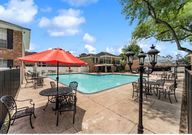 28th image of 14333 Memorial Dr #95, Houston, TX 77079 | MLS# 62813628
