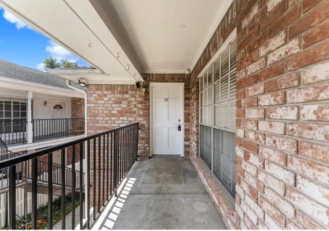 2nd image of 14333 Memorial Dr #95, Houston, TX 77079 | MLS# 62813628
