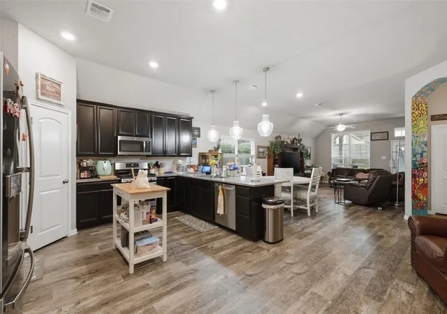 4th image of 915 Farm Path, Brenham, TX 77833 | MLS# 42361014