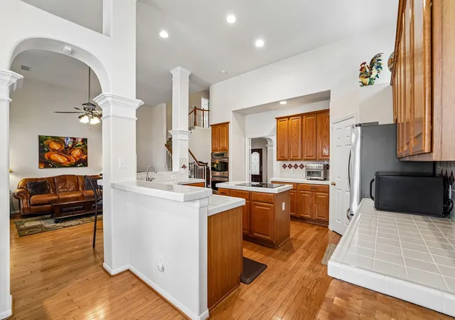 Photo 2 of Single family home for sale at 14 Serene Crk Pl, Spring, TX 77382 | MLS# 19606982 | Listing updated on 2026-09-11