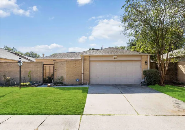Photo 1 of Single family home for sale at 2423 Prides Xing Rd, Houston, TX 77067 | MLS# 71765541 | Listing updated on 2026-09-21