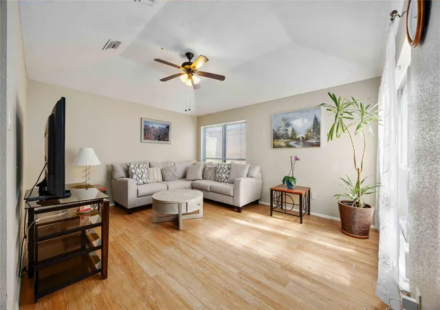 Photo 4 of Single family home for sale at 2423 Prides Xing Rd, Houston, TX 77067 | MLS# 71765541 | Listing updated on 2026-09-21