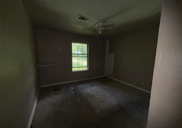 Photo 3 of Single family home for sale at 6026 Glenhurst Dr, Houston, TX 77033 | MLS# 85264335 | Listing updated on 2026-09-28