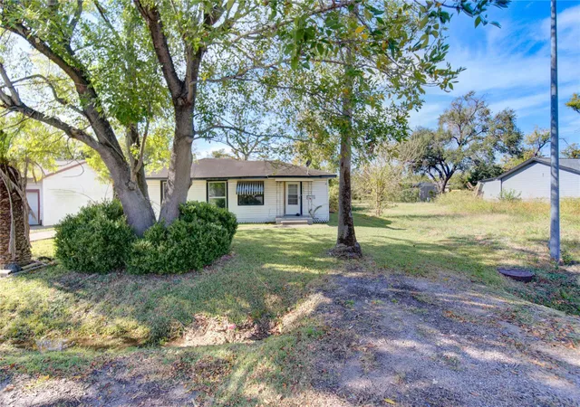Photo 4 of Single family home for sale at 3431 Sayers St, Houston, TX 77026 | MLS# 28410436 | Listing updated on 2026-06-09