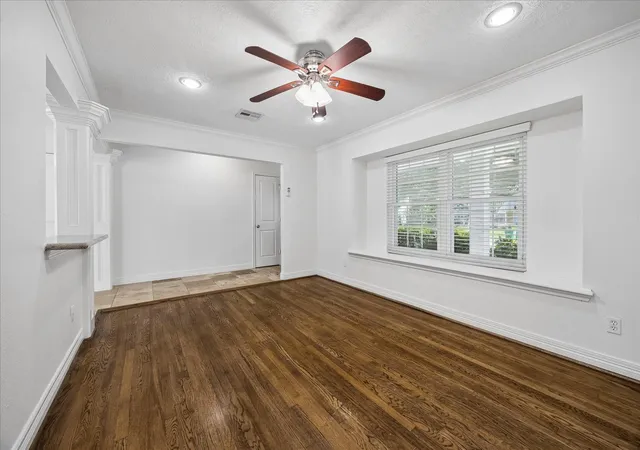 Photo 4 of Single family home for sale at 5019 Kinglet St, Houston, TX 77035 | MLS# 4727806 | Listing updated on 2026-09-19