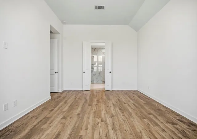 Photo 4 of Single family home for sale at 12226 Hyland Ln, Mont Belvieu, TX 77523 | MLS# 58265770 | Listing updated on 2026-10-09