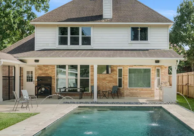Photo 2 of Sale Pending at 1611 Pincher Creek Dr, Spring, TX 77386 | MLS# 70233429 | Listing updated on 2026-09-21