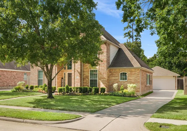 Photo 3 of Sale Pending at 1611 Pincher Creek Dr, Spring, TX 77386 | MLS# 70233429 | Listing updated on 2026-09-21