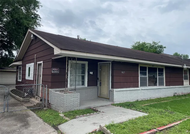 2nd image of 6627 Eastwood St, Houston, TX 77021 | MLS# 13766134