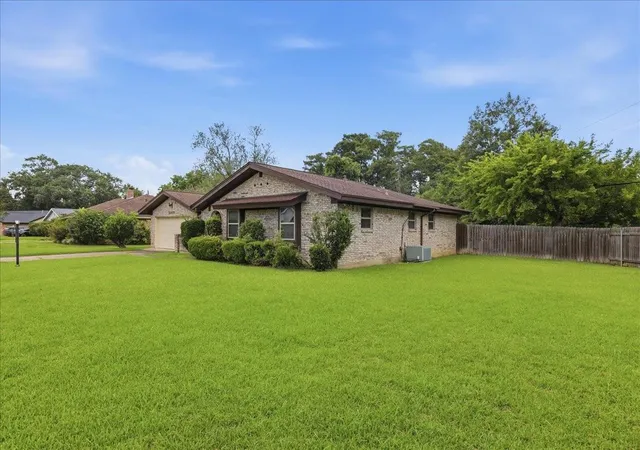 Homes for sale in Orange, TX | 3210 Lancelot, Orange, TX 77630 | MLS# 56540290