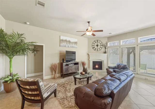5th image of 72 Freshwind Ct, Richmond, TX 77406 | MLS# 57421931