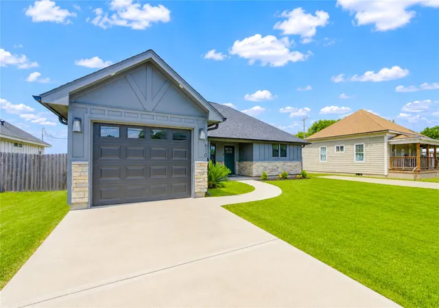 1st image of 7610 Avenue G, Beasley, TX 77417 | MLS# 89645439