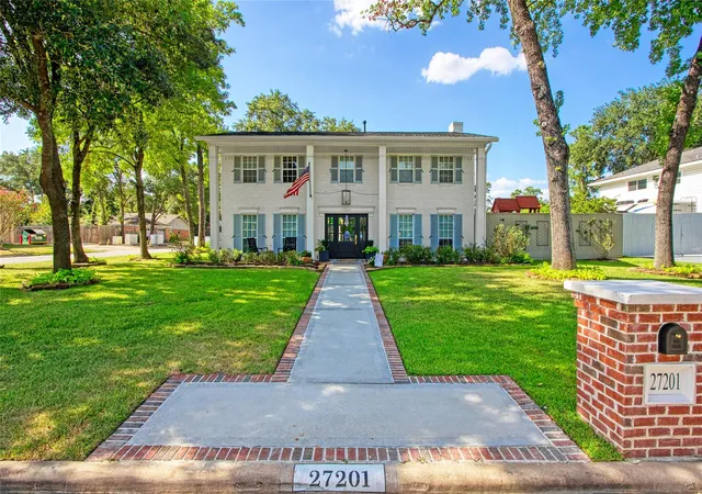 Photo 1 of Single family home for sale at 27201 Stark Ln, Oak Ridge North, TX 77385 | MLS# 82249489 | Listing updated on 2026-09-14