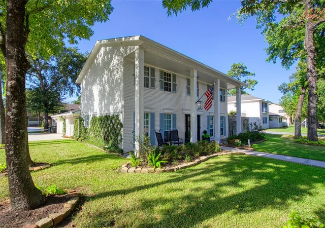 Photo 2 of Single family home for sale at 27201 Stark Ln, Oak Ridge North, TX 77385 | MLS# 82249489 | Listing updated on 2026-09-14
