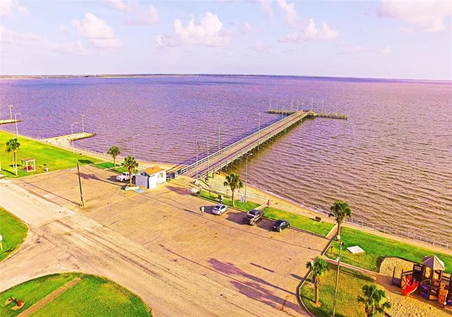 25th image of 3044 Peninsula Point Dr, Palacios, TX 77465 | MLS# 71007732