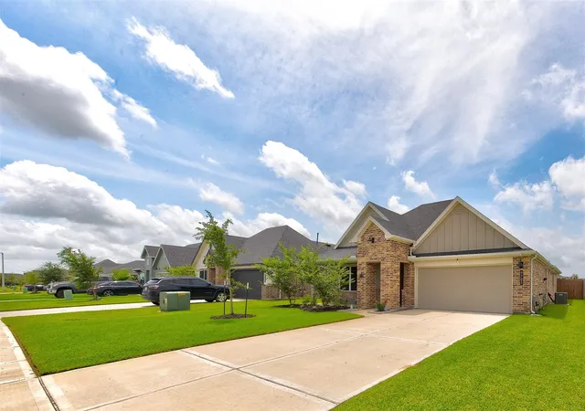 2nd image of 9705 Wall St, Texas City, TX 77591 | MLS# 50553858