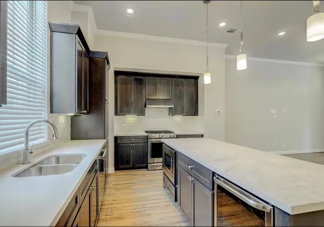 Photo 3 of Single family home for sale at 1040 W 26th Street #B, Houston, TX 77008 | MLS# 56634334 | Listing updated on 2026-08-17
