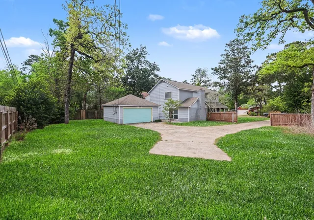 Homes for sale in Conroe, TX | 107 Carriage Ln, Conroe, TX 77385 | MLS# 11968223