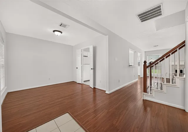 Photo 4 of Single family home for sale at 5715 Black Cyn Ct, Sugar Land, TX 77479 | MLS# 29088581 | Listing updated on 2026-08-27