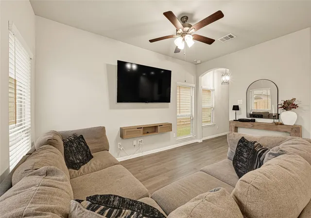 4th image of 6520 Gillock Meadow Ln, Houston, TX 77048 | MLS# 46704651