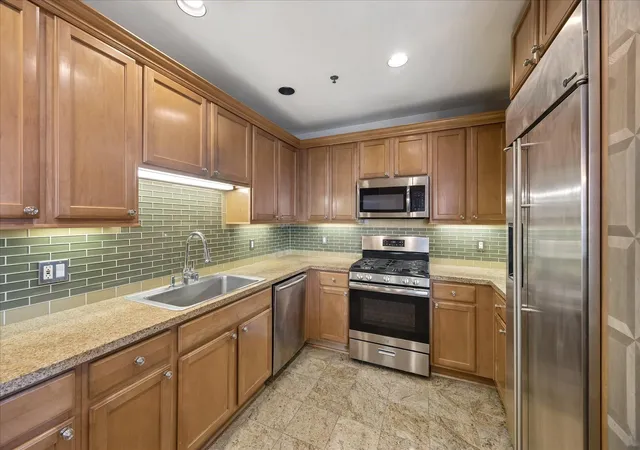 3rd image of 2520 Robinhood St #807, Houston, TX 77005 | MLS# 38424098