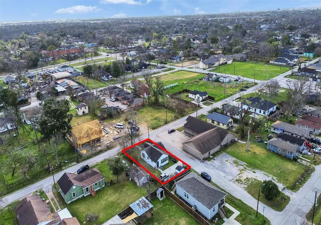 4th image of 4101 Falls St, Houston, TX 77026 | MLS# 5804295