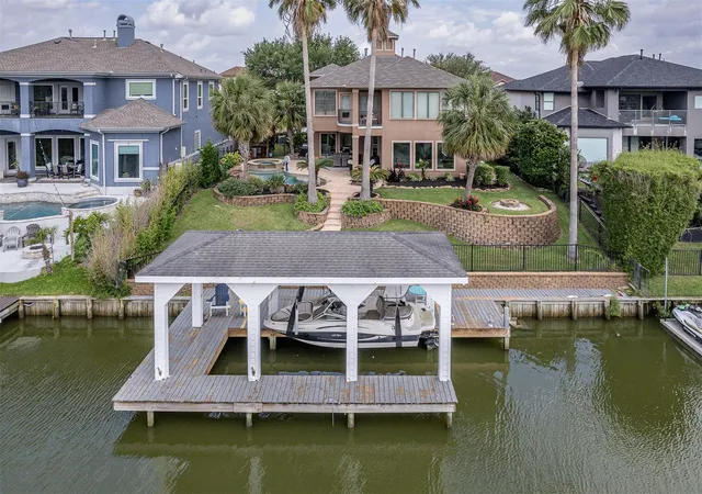 Photo 1 of Single family home for sale at 2938 North Is Dr, Seabrook, TX 77586 | MLS# 16143332 | Listing updated on 2026-09-14