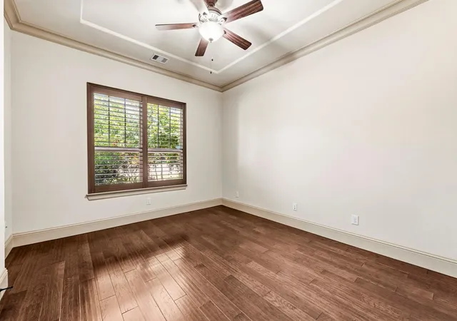 Photo 4 of Single family home for sale at 3 Shearling Ct, Spring, TX 77389 | MLS# 28917894 | Listing updated on 2026-09-13