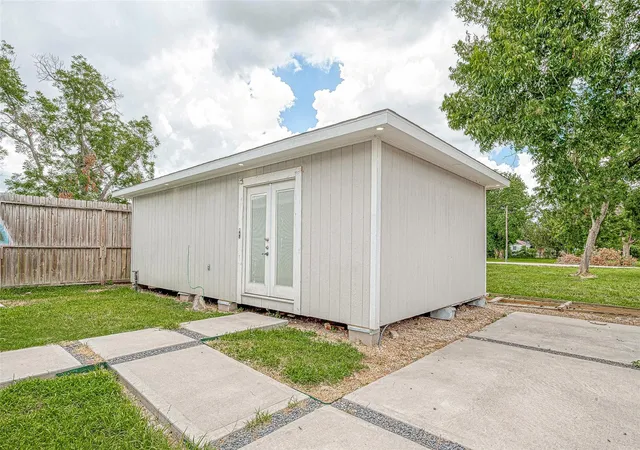 2nd image of 3014 Delia St, Houston, TX 77026 | MLS# 11153003