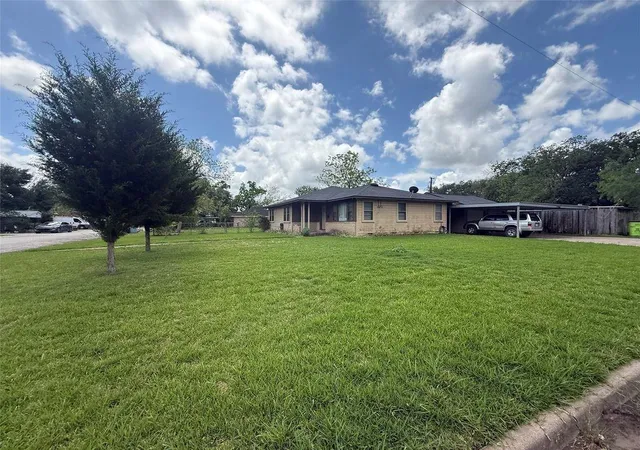 2nd image of 1800 Carlisle St, Rosenberg, TX 77471 | MLS# 67213486