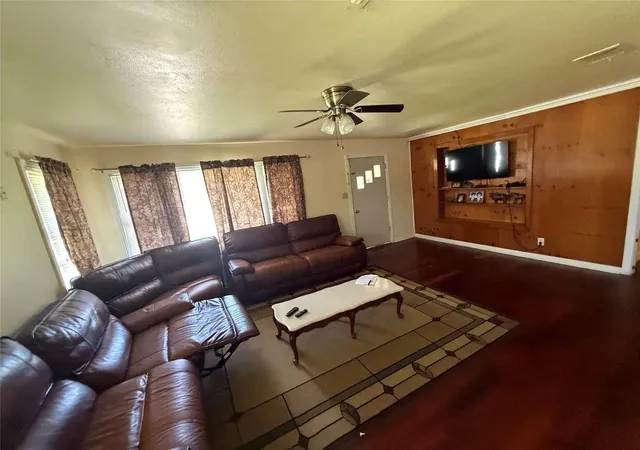 3rd image of 1800 Carlisle St, Rosenberg, TX 77471 | MLS# 67213486