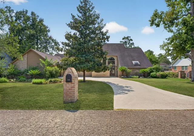 Photo 1 of Sale Pending at 589 Brandon Rd, Conroe, TX 77302 | MLS# 28004915 | Listing updated on 2026-09-18