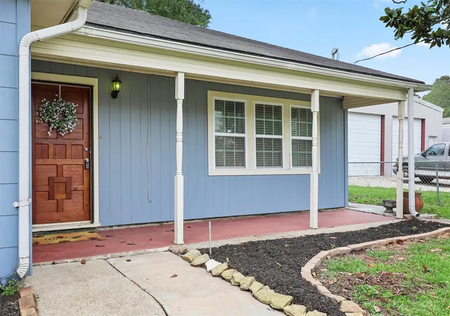 4th image of 108 N 7Th St, Highlands, TX 77562 | MLS# 8026113