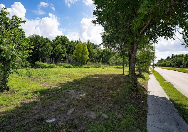Photo 4 of Land for sale at 5914 E Orem Dr, Houston, TX 77048 | MLS# 29208745 | Listing updated on 2026-07-06