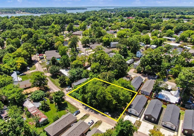 Photo 3 of Sale Pending at 11547 Persimmon St, Willis, TX 77318 | MLS# 63698301 | Listing updated on 2026-09-04