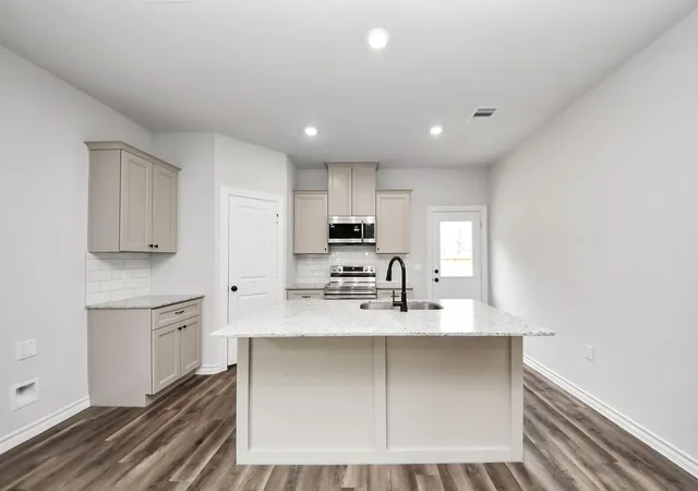 Photo 3 of Single family home for sale at 18724 Loom Dr, Conroe, TX 77306 | MLS# 85598276 | Listing updated on 2026-07-08