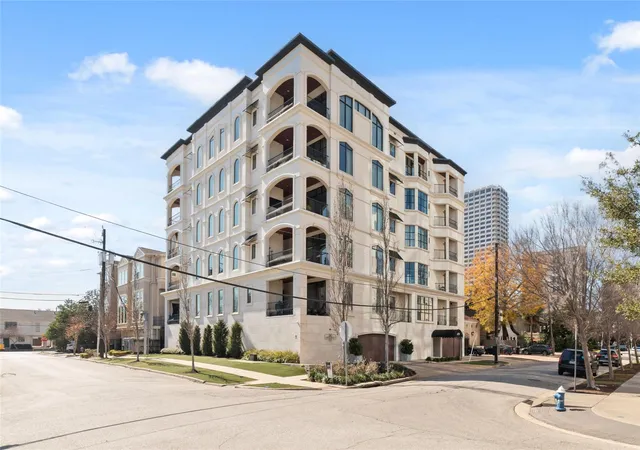 Photo 2 of Condo for sale at 2221 Welch St #201, Houston, TX 77019 | MLS# 12837960 | Listing updated on 2026-06-30