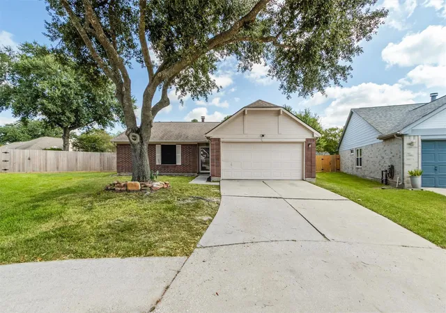 Photo 3 of Sale Pending at 19706 Centerlake Ln, Spring, TX 77379 | MLS# 6769428 | Listing updated on 2026-09-13