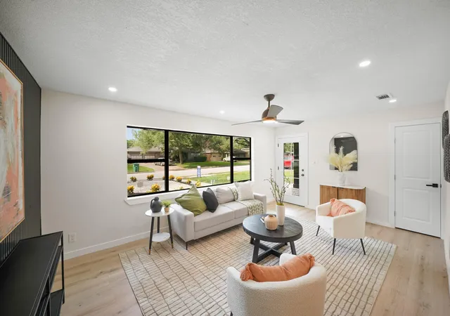 5th image of 4813 Hummingbird St, Houston, TX 77035 | MLS# 43202824