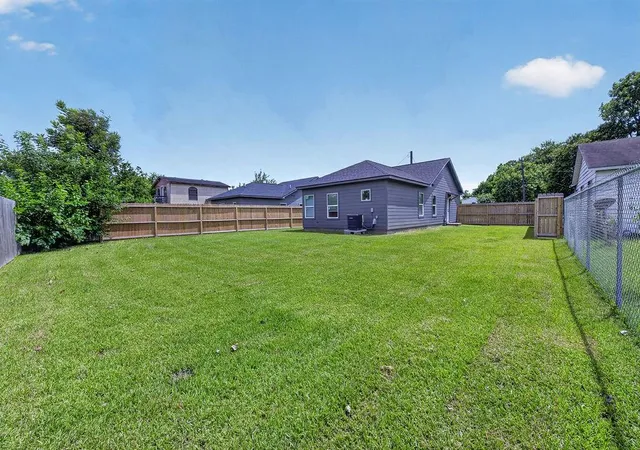 Homes for sale in La Marque, TX | 711 Rosedale St, La Marque, TX 77568 | MLS# 60443397