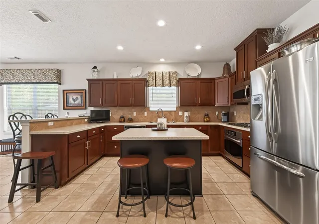 2nd image of 522 Beauregard Dr, Conroe, TX 77302 | MLS# 76335907