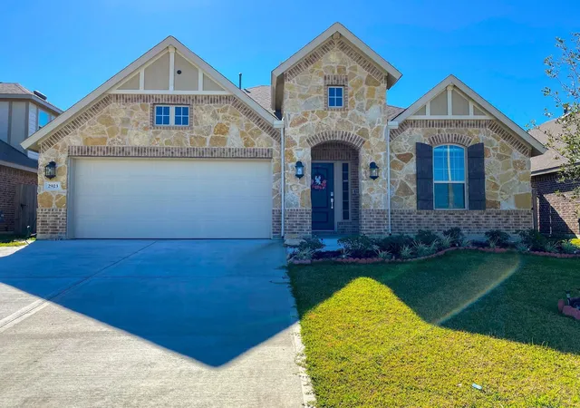 Photo 2 of Single family home for sale at 2923 Millstream Ct, Dickinson, TX 77539 | MLS# 7960143 | Listing updated on 2026-09-08