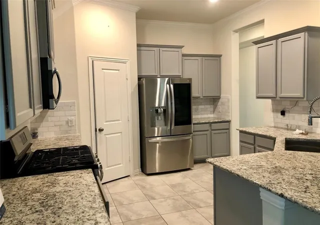 Photo 3 of Single family home for sale at 2923 Millstream Ct, Dickinson, TX 77539 | MLS# 7960143 | Listing updated on 2026-09-08