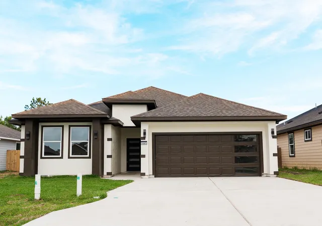 Photo 1 of Sale Pending at 1065 Road 5203, Cleveland, TX 77327 | MLS# 92853915 | Listing updated on 2026-10-14